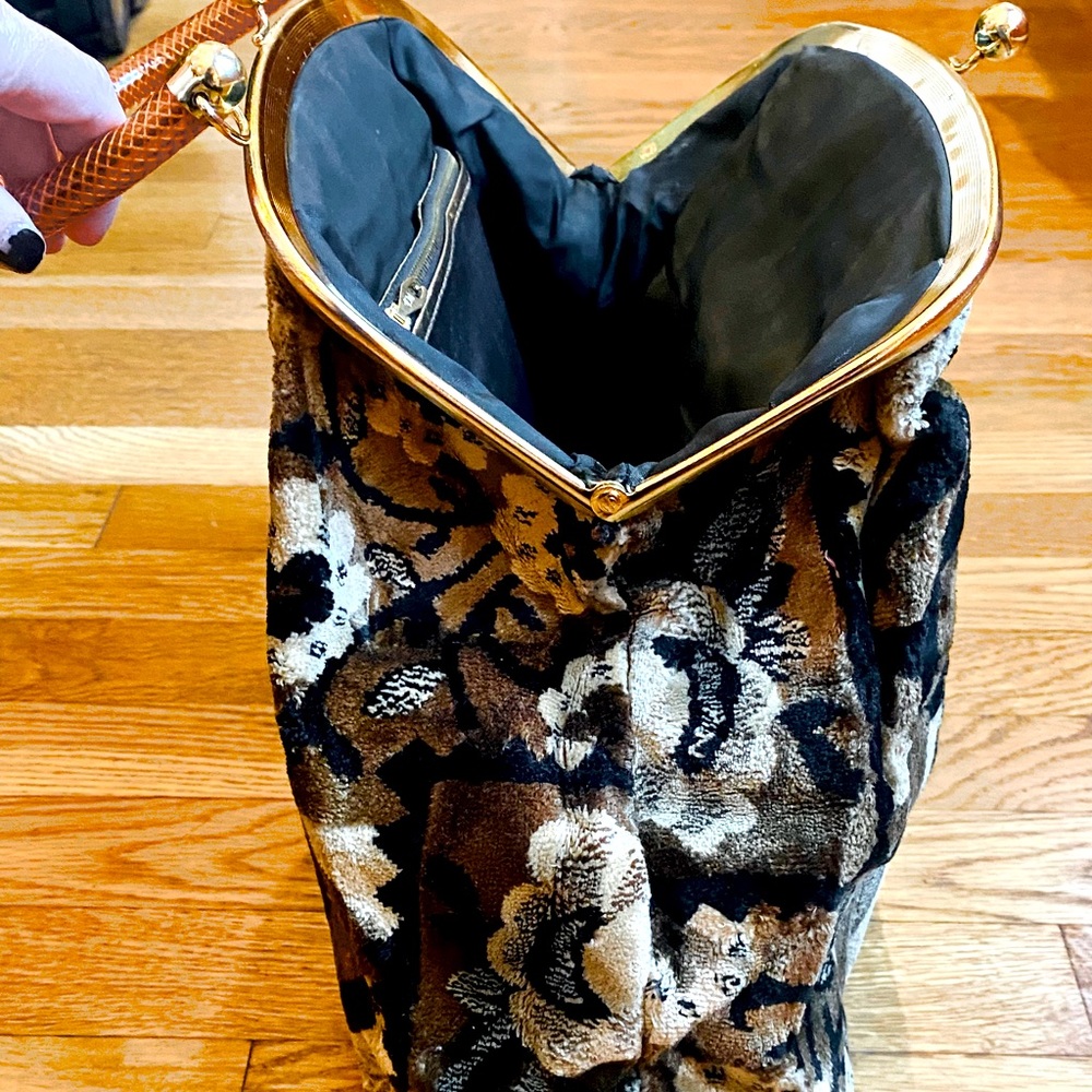 *** SOLD*** Vintage Tapestry Handbag - Picture 5 of 7
